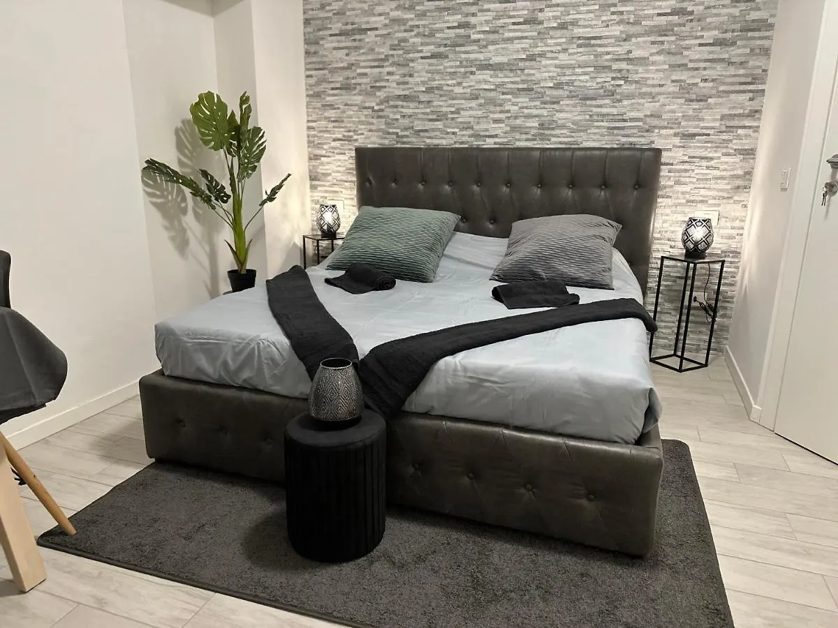 Destiny Home 3 Verona Apartment